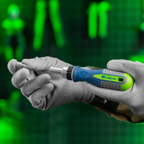 Отвертка реверсивная с набором бит и торцевых головок, 25 шт, CrV, чехол Сибртех по ценам производителя в Уфе с доставкой по всей России