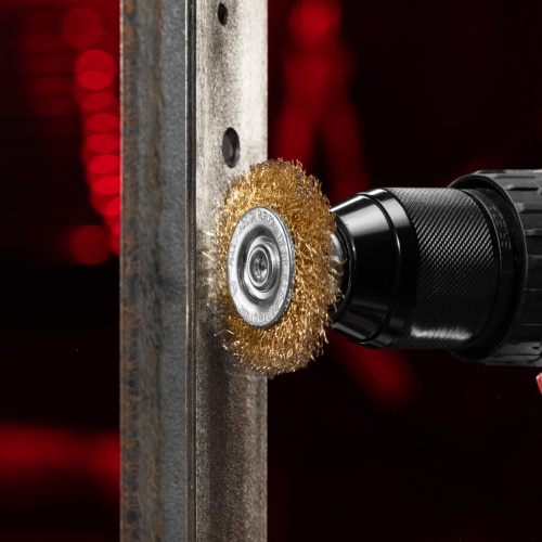 Щетка для дрели, 50 мм, плоская со шпилькой, латунированная витая проволока Matrix по ценам производителя в Уфе с доставкой по всей России