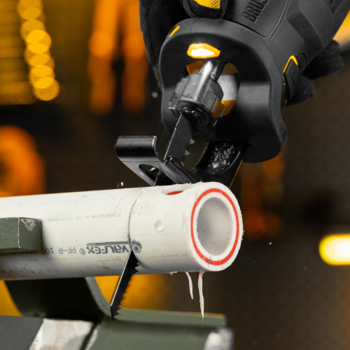 Пила сабельная аккумуляторная бесщет. RS-250, Li-Ion, 20 В Denzel по ценам производителя в Уфе с доставкой по всей России