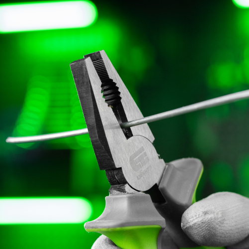 Плоскогубцы комбинированные, 200 мм, фосфатирование, трехкомпонентные рукоятки Сибртех по ценам производителя в Уфе с доставкой по всей России