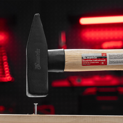 Молоток слесарный, 800 г, квадратный боек, деревянная рукоятка Matrix по ценам производителя в Уфе с доставкой по всей России