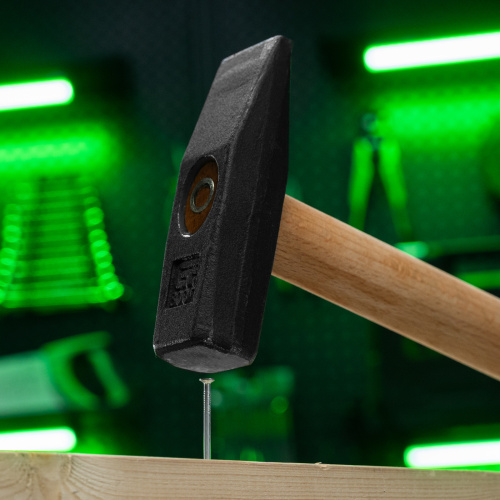 Молоток слесарный 800 г, квадратный боек, деревянная рукоятка Сибртех по ценам производителя в Уфе с доставкой по всей России