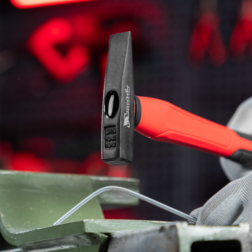 Молоток слесарный optimal, 100 г, фибергласовая обрезиненная рукоятка, квадратный боек Matrix по ценам производителя в Уфе с доставкой по всей России