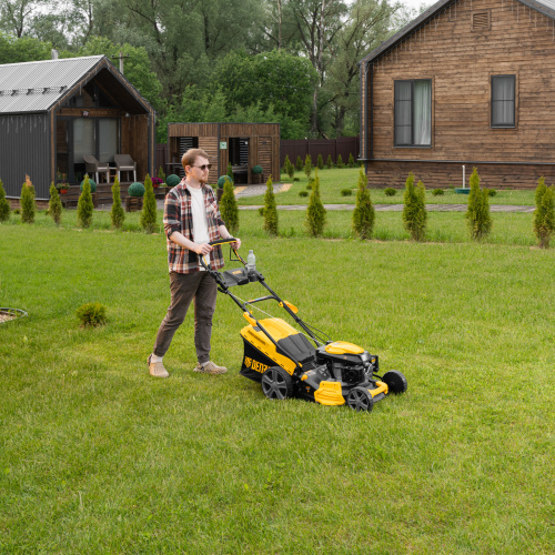 Газонокосилка бензиновая GLD-460SP, 146 куб.см, ширина 46 см, привод 7 уровней, травосборник 50 л Denzel по ценам производителя в Уфе с доставкой по всей России