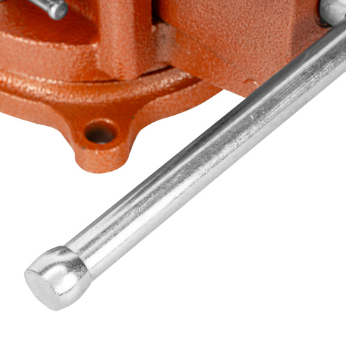 Тиски слесарные, 150 мм, поворотные, с наковальней Sparta по ценам производителя в Уфе с доставкой по всей России