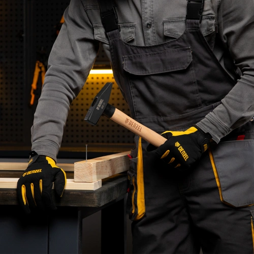 Молоток слесарный, 600 г, кованый квадратный боек, буковая рукоятка Denzel по ценам производителя в Уфе с доставкой по всей России