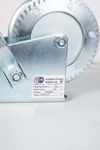 Лебедка ручная барабанная с тросом 1300кг  20м оцинкованная TOR FD по ценам производителя в Уфе с доставкой по всей России