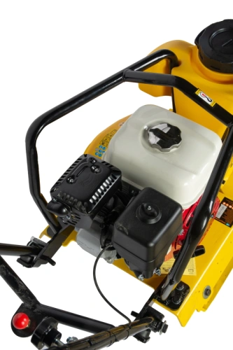 Виброплита 80 кг, 13,5кН (Honda) бак, коврик, колесный комплект TOR C-80T купить в Москве с доставкой по всей России | ProtosMarket.ru