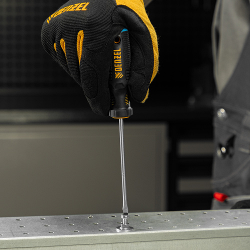 Отвертка SL4х100 мм, CrV, трехкомпонентная рукоятка Denzel по ценам производителя в Уфе с доставкой по всей России