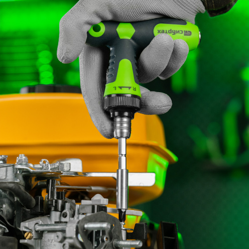 Отвертка Т-образная реверсивная с набором бит, торцевых головок, 33 предмета, CrV Сибртех по ценам производителя в Уфе с доставкой по всей России