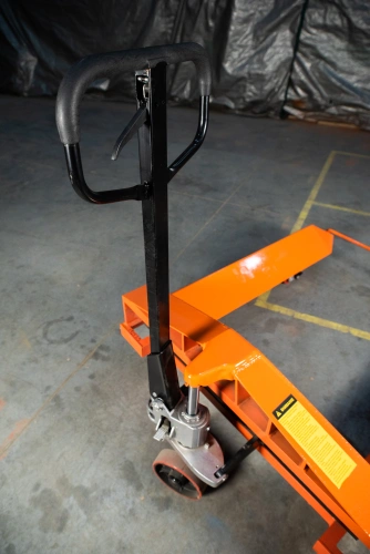 Тележка гидравлическая для рулонов 2500 кг 1150х850 мм полиуретановые колеса TOR ZT по ценам производителя в Уфе с доставкой по всей России