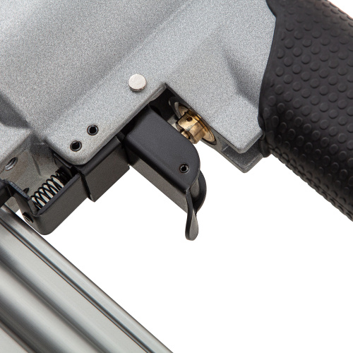 Нейлер пневматический для гвоздей от 10 до 50 мм Matrix по ценам производителя в Уфе с доставкой по всей России