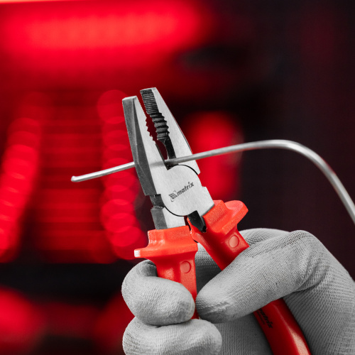 Плоскогубцы Econom, 180 мм, шлифованные, пластмассовые рукоятки Matrix по ценам производителя в Уфе с доставкой по всей России