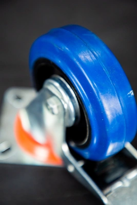 Колесо поворотное резина SRCLb 42 100 мм с тормозом (N) купить в Москве с доставкой по всей России | ProtosMarket.ru