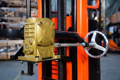 Штабелер-бочкокантователь гидравлический 0,35 т 2,5 м TOR CDT с электроподъемом по ценам производителя в Уфе с доставкой по всей России