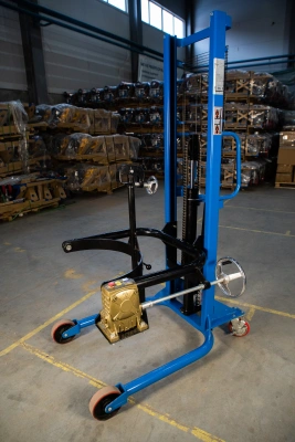 Штабелер-бочкокантователь гидравлический 0,35 т 2,5 м TOR COT по ценам производителя в Уфе с доставкой по всей России