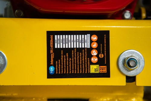 Виброплита 70 кг, 10,5кН (Honda) бак, коврик, колесный комплект TOR C-60T по ценам производителя в Уфе с доставкой по всей России