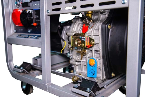 Генератор дизельный 9,0 кВт 380В/3 кВт 220В 20 л с электростартером TOR KM9000D по ценам производителя в Уфе с доставкой по всей России