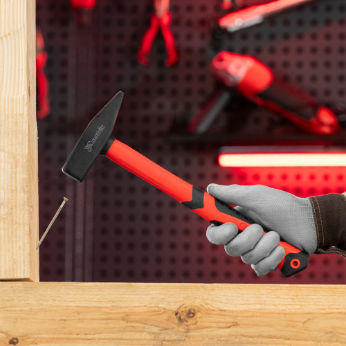 Молоток слесарный, 600 г, фибергласовая обрезиненная рукоятка Matrix по ценам производителя в Уфе с доставкой по всей России