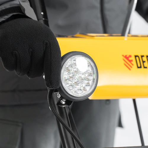 Бензиновая снегоуборочная машина SBM 610, 212 cc, ручной старт, фара Denzel по ценам производителя в Уфе с доставкой по всей России