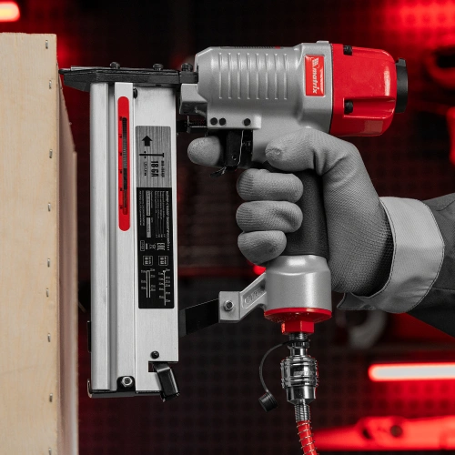 Нейлер-степлер пневматический 2 в 1, с регулировкой глубины забивания, гвозди 18GA, скобы 18GA Matrix по ценам производителя в Уфе с доставкой по всей России