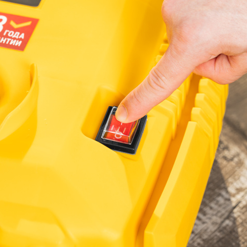 Компрессор воздушный DL1300, 10 бар, 1,3 кВт 180 л/мин 5 л, с набором аксессуаров Denzel по ценам производителя в Уфе с доставкой по всей России