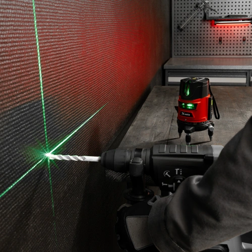 Лазерный уровень CRX-30G, 30 м, зеленый луч, батарейки, резьба 5/8" MTX по ценам производителя в Уфе с доставкой по всей России