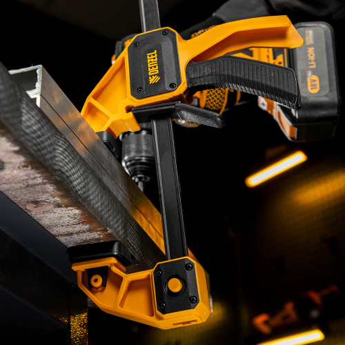 Струбцина F-образная, быстрозажимная, 300 х 80 мм, усиленный нейлоновый корпус Denzel по ценам производителя в Уфе с доставкой по всей России