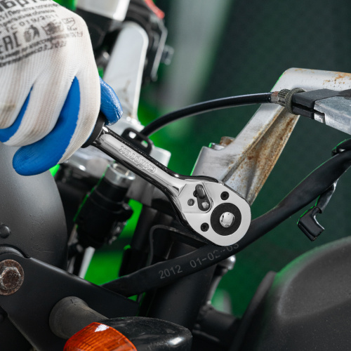 Ключ-трещотка 3/8", 45 зубьев, с быстрым сбросом, CrV, хром Сибртех по ценам производителя в Уфе с доставкой по всей России