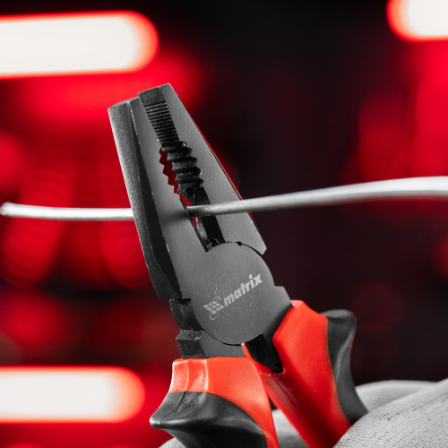 Плоскогубцы комбинированные Black Nickel, 160 мм, двухкомпонентные рукоятки Matrix по ценам производителя в Уфе с доставкой по всей России