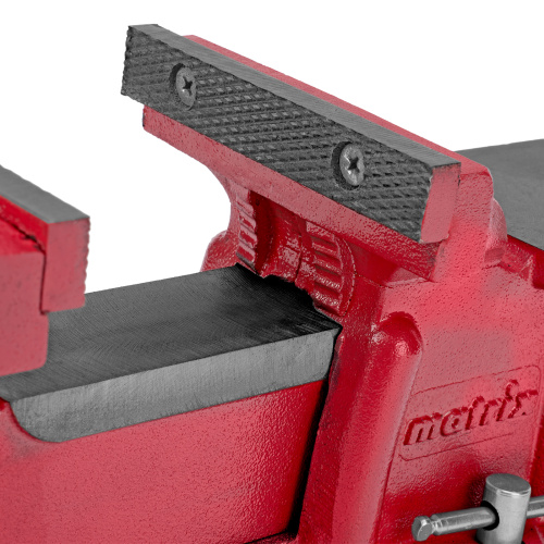 Тиски слесарные, 125 мм, поворотные, с наковальней Matrix по ценам производителя в Уфе с доставкой по всей России