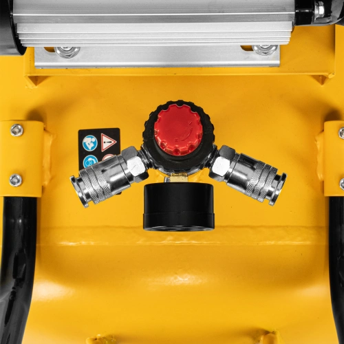 Компрессор воздушный рем. привод BCI 2200/100, 2,2 кВт, 100 литров, 420 л/мин Denzel по ценам производителя в Уфе с доставкой по всей России