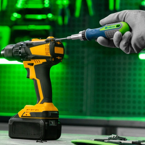 Отвертка реверсивная с набором бит и торцевых головок, 25 шт, CrV, чехол Сибртех по ценам производителя в Уфе с доставкой по всей России