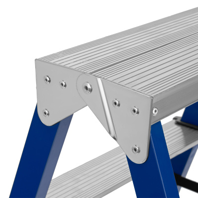 Стремянка двусторонняя 2 ступени, стальная, Сибртех по ценам производителя в Уфе с доставкой по всей России