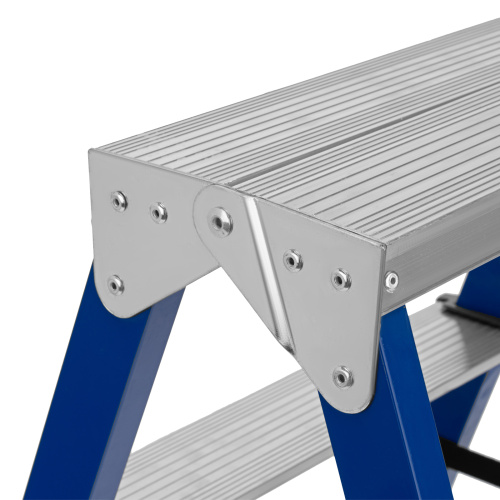 Стремянка двусторонняя 2 ступени, стальная, Сибртех по ценам производителя в Уфе с доставкой по всей России