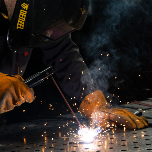 Аппарат инвертор. полуавтомат. cварки IMIG-185SDR, 180 А, ПВ 60%, катушка 5 кг Denzel по ценам производителя в Уфе с доставкой по всей России