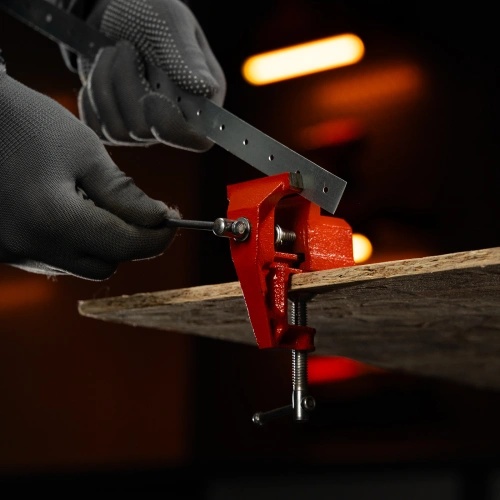 Тиски, 50 мм, крепление для стола Sparta по ценам производителя в Уфе с доставкой по всей России