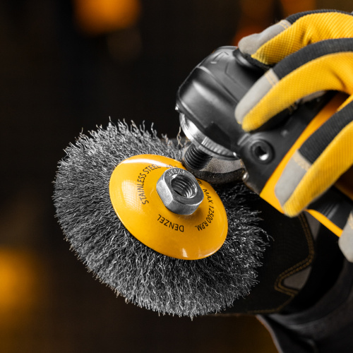 Щетка для УШМ, 125 мм, "Тарелка", витая нержавеющая проволока 0.3 мм, М14 Denzel по ценам производителя в Уфе с доставкой по всей России