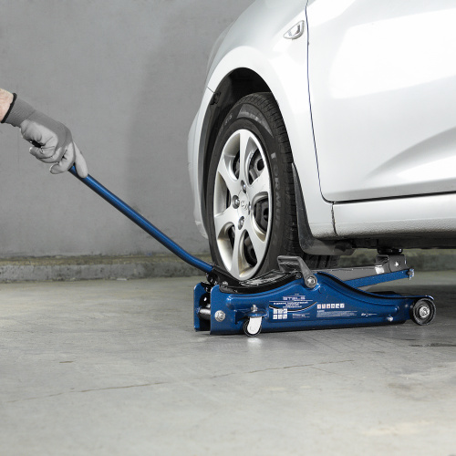 Домкрат гидравлический подкатной в пластиковом кейсе, 2 т, Low Profile, 80-380 мм Stels по ценам производителя в Уфе с доставкой по всей России