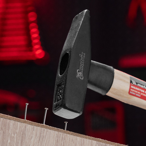 Молоток слесарный, 300 г, квадратный боек, деревянная рукоятка Matrix по ценам производителя в Уфе с доставкой по всей России