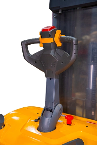 Штабелер самоходный 1,5 т 4,5 м XILIN CDDK15-III 24/200 В/Ач (с платформой) по ценам производителя в Уфе с доставкой по всей России