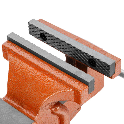 Тиски слесарные, 125 мм, поворотные, с наковальней Sparta по ценам производителя в Уфе с доставкой по всей России