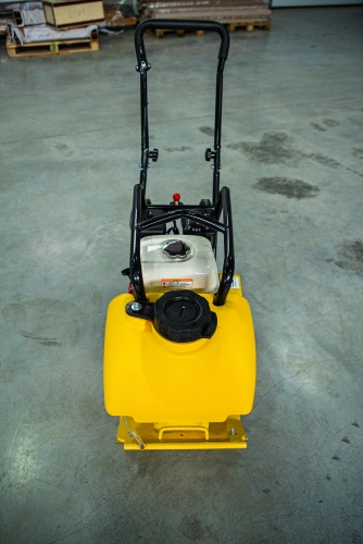 Виброплита 70 кг, 10,5кН (Honda) бак, коврик, колесный комплект TOR C-60T по ценам производителя в Уфе с доставкой по всей России