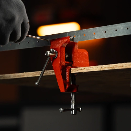 Тиски, 50 мм, крепление для стола Sparta по ценам производителя в Уфе с доставкой по всей России