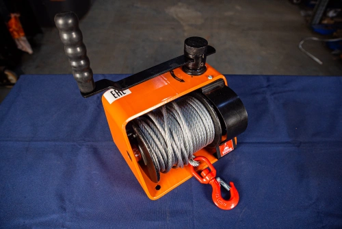 Лебедка ручная червячная TOR ЛРЧ 500 (VS) 0,5 т 25 м по ценам производителя в Уфе с доставкой по всей России