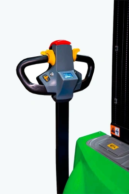 Штабелер самоходный 1,5 т 3,0 м TOR WS15H-3000SC PRO Li-ion 24/60 В/Ач контр. скорости подъема по ценам производителя в Уфе с доставкой по всей России