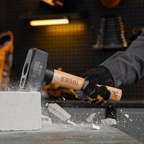 Кувалда, 2000 г, кованая головка, буковая рукоятка Denzel по ценам производителя в Уфе с доставкой по всей России