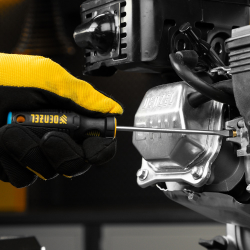 Отвертка, SL4х100 мм, S2, 3к рукоятка Denzel по ценам производителя в Уфе с доставкой по всей России