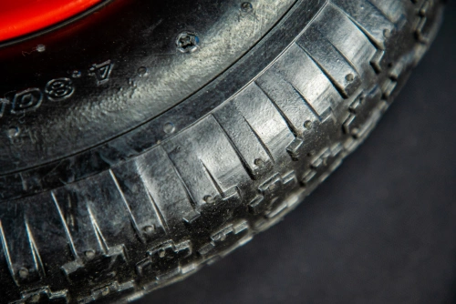 Колесо пневматическое резиновое 387 мм 4.00-8 (подшипник 16 мм) по ценам производителя в Уфе с доставкой по всей России