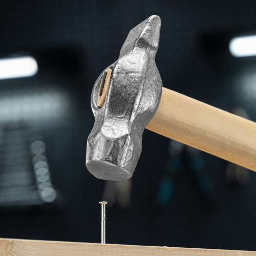 Молоток слесарный, 800 г, круглый боек, деревянная рукоятка по ценам производителя в Уфе с доставкой по всей России